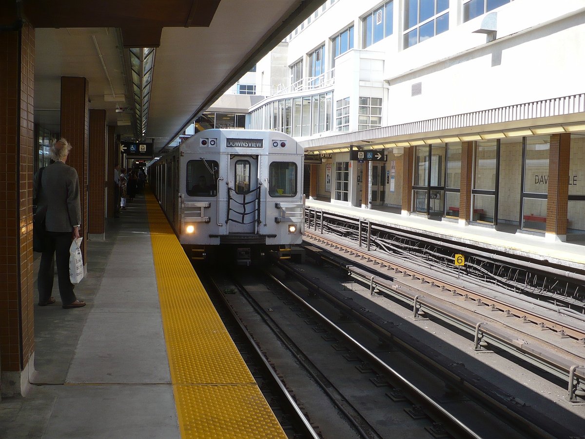 Davisville Village, ON - Davisville (Toronto Subway) – Wikipedia