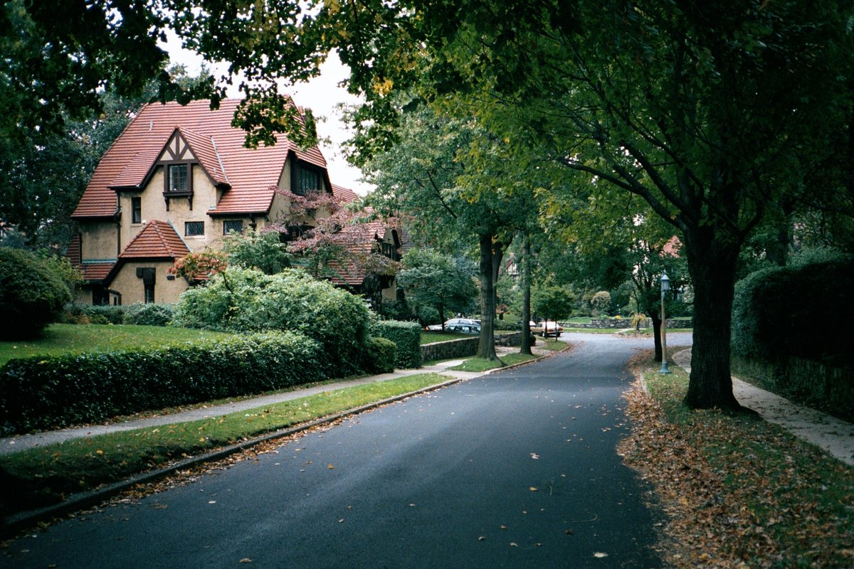 Forest Hill, ON - File:Forest Hills Gardens, Queens, NY.jpg - Wikimedia Commons